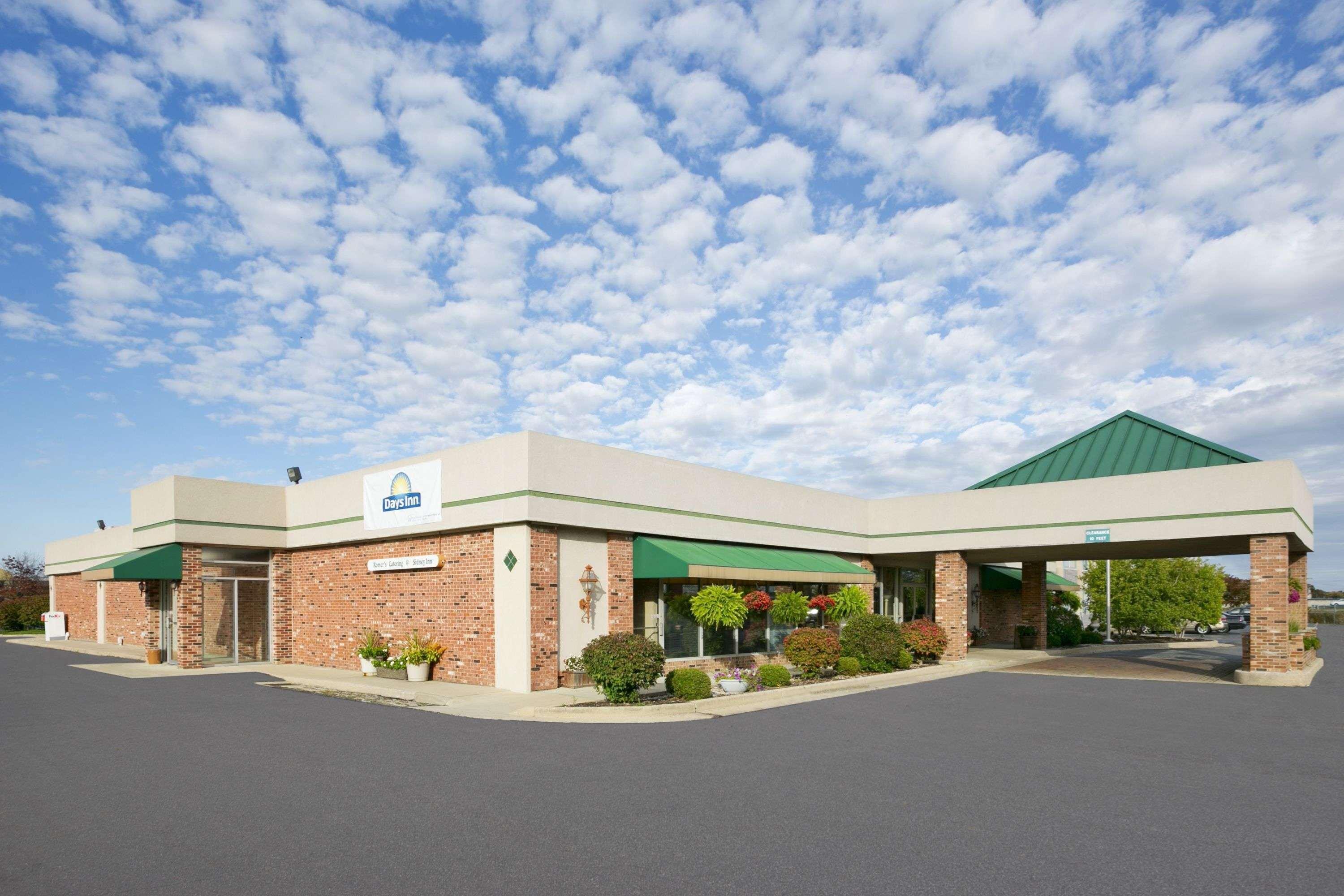 Days Inn By Wyndham Sidney Oh Esterno foto