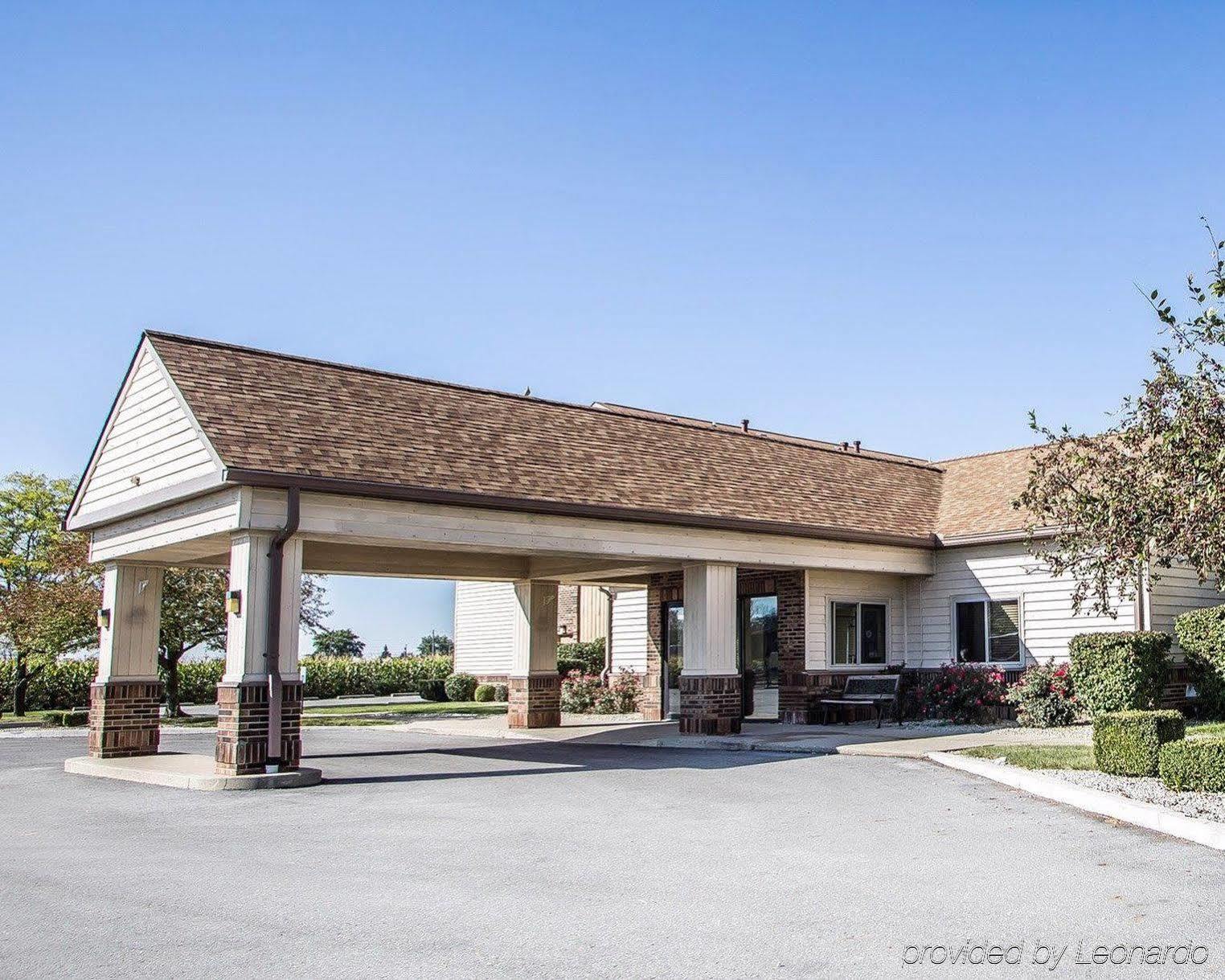 Days Inn By Wyndham Sidney Oh Esterno foto