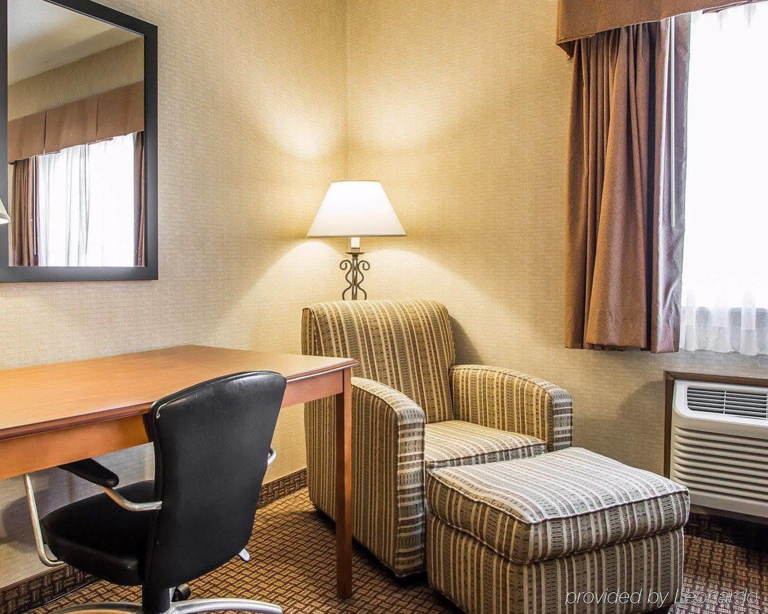 Days Inn By Wyndham Sidney Oh Esterno foto