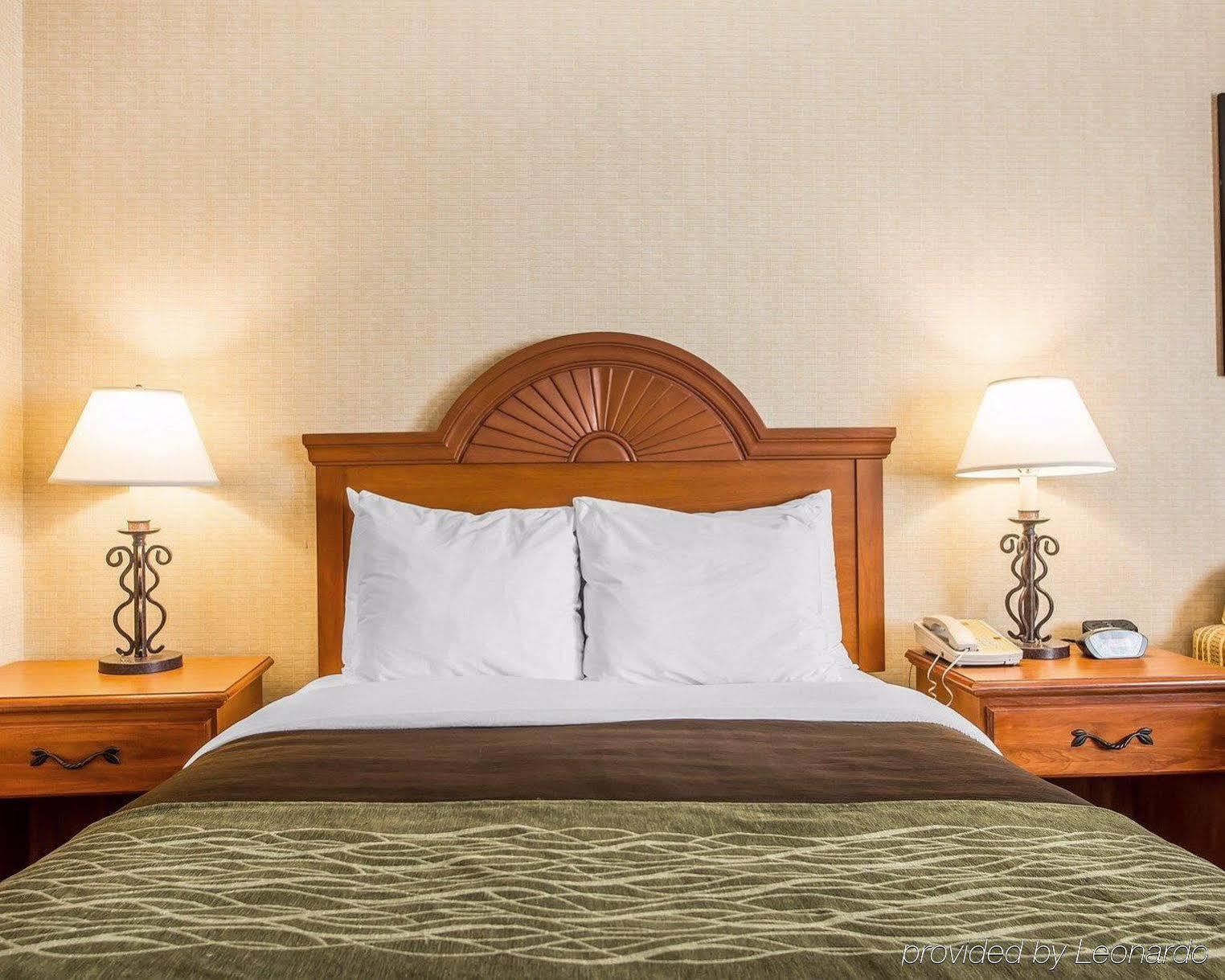 Days Inn By Wyndham Sidney Oh Esterno foto