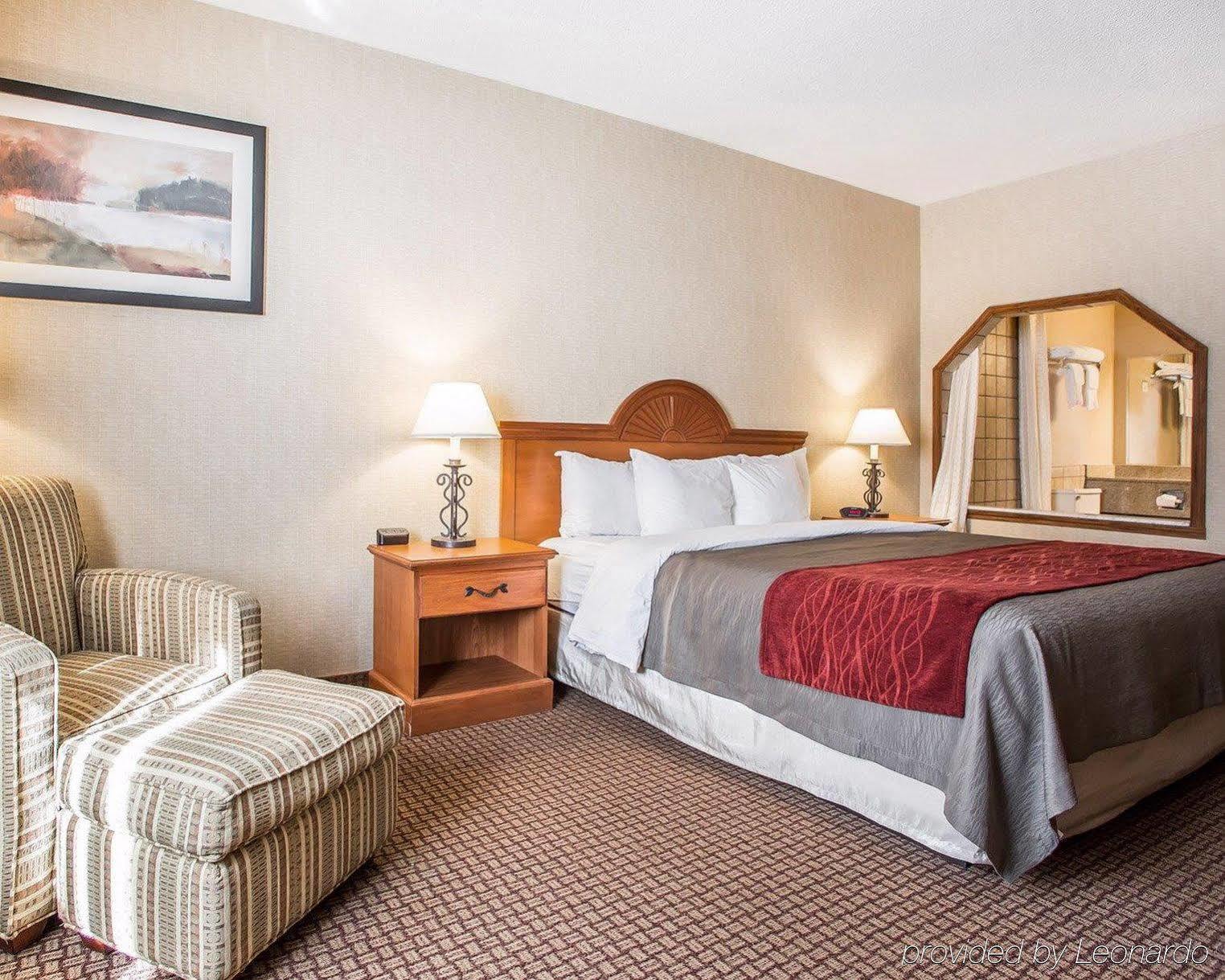Days Inn By Wyndham Sidney Oh Esterno foto