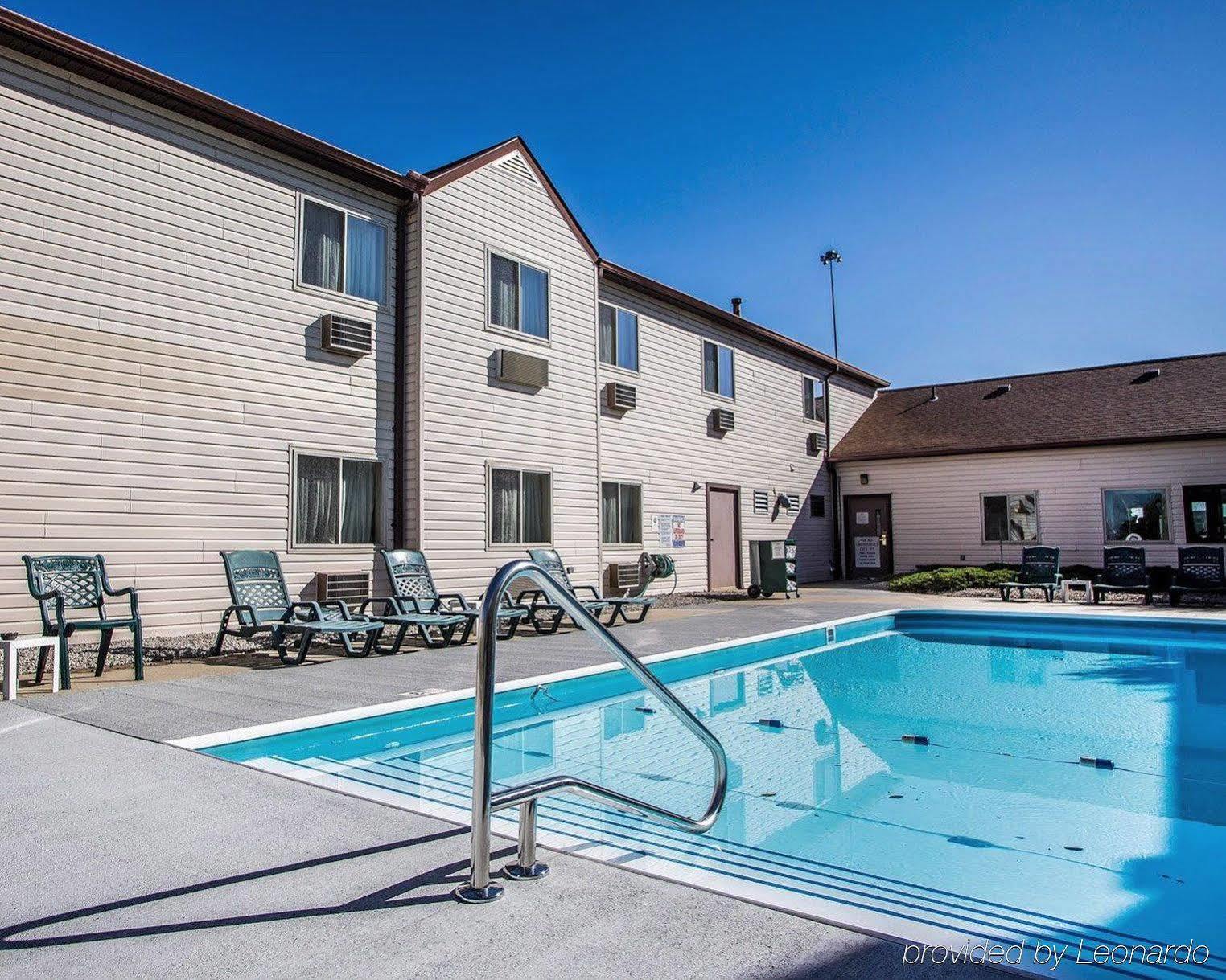 Days Inn By Wyndham Sidney Oh Esterno foto