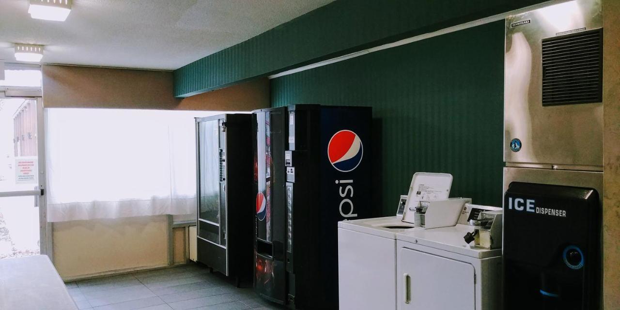 Days Inn By Wyndham Sidney Oh Esterno foto