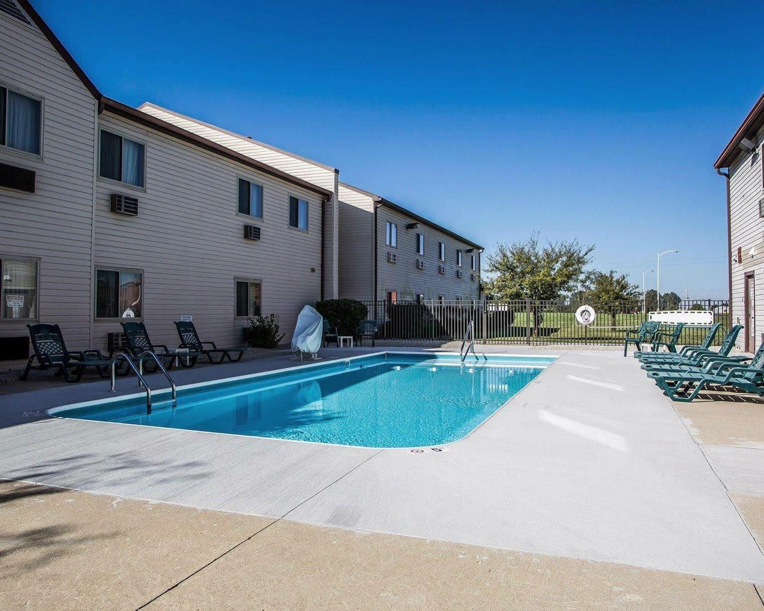 Days Inn By Wyndham Sidney Oh Esterno foto